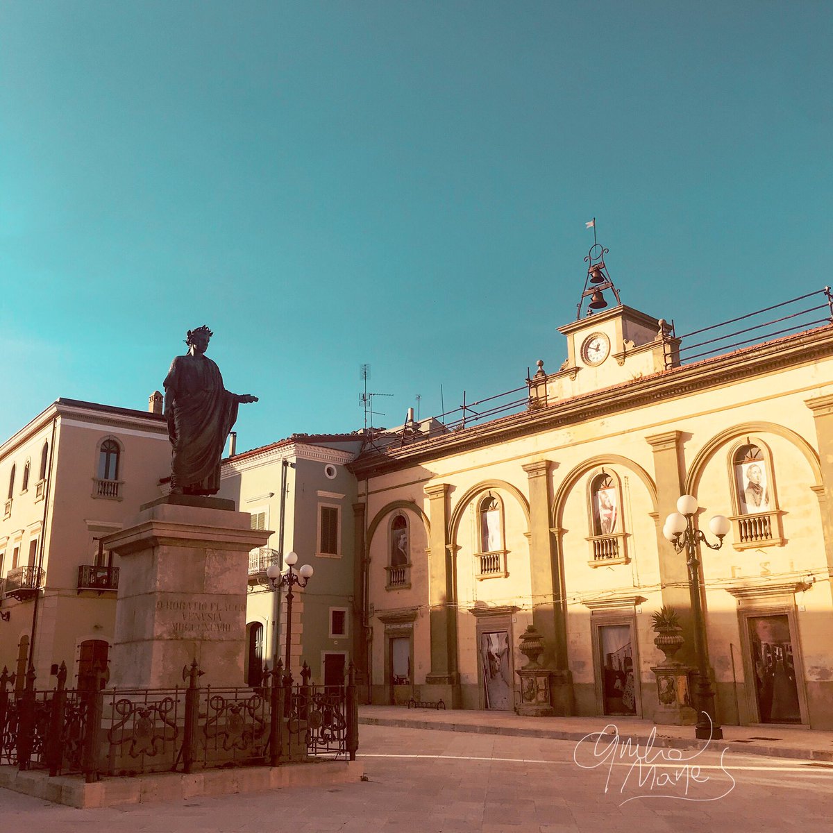 Betstabea's tweet photo. Piazze d’Italia... Piazza Orazio a #Venosa .
#Basilicata #Vulture #paesaggioitaliano #estateitaliana #Orazio #heritage #Italia #Lucania #travelphotography #travel #viaggioinitalia #giuliamanes https://t.co/uFnPEUmlRS