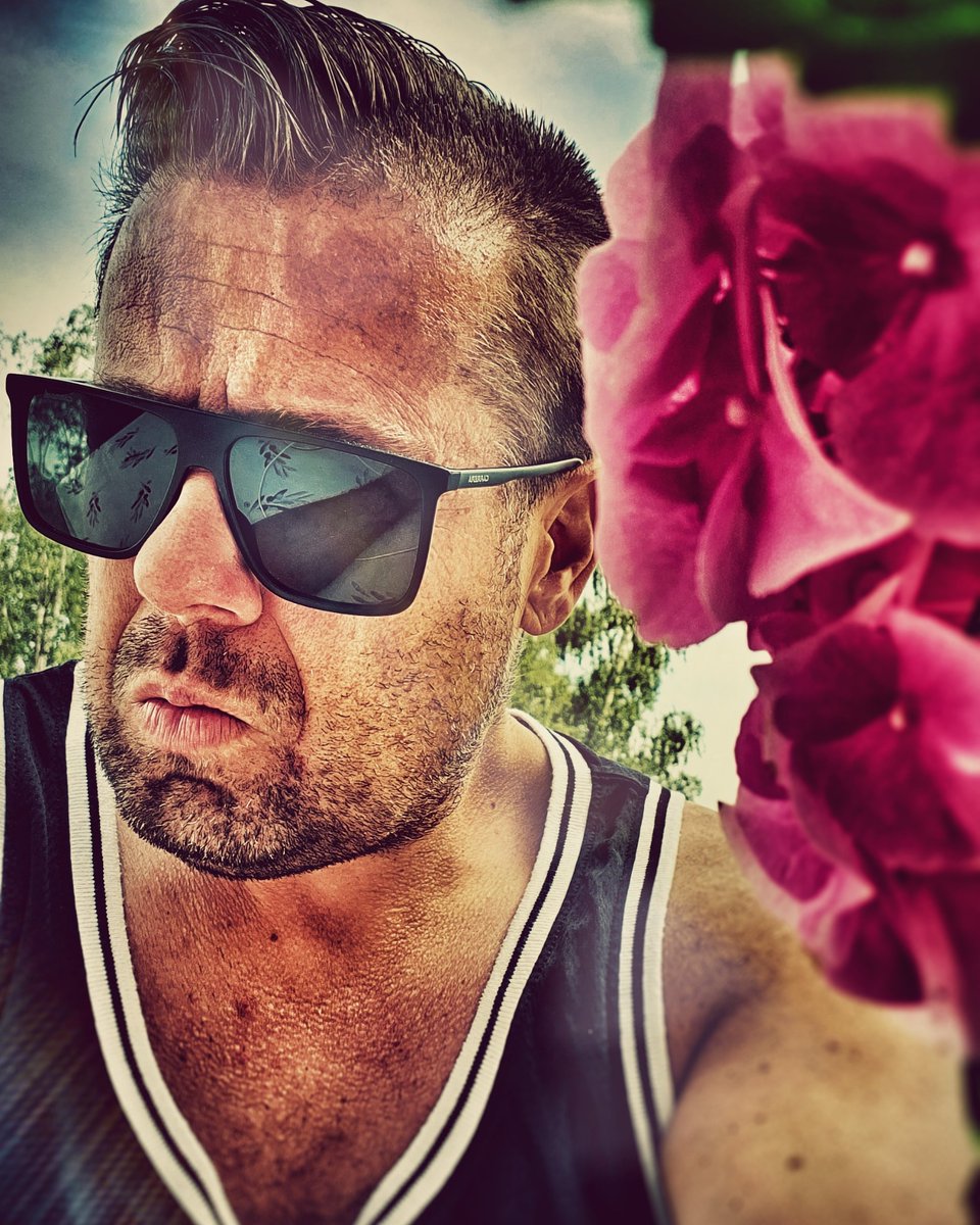 jandevice's tweet image. What are you up to.
#jandevice #electricdada #anjunafamily #anjunabeats #korecraftrecords #ruhrkraft #edmfamily #umf #worldclubdome #germany #coronavirus  #stayhome #stayhealthy #summer #tbt #coronatime #deerflowrecordings #deephouse #progressivehouse #progressivetrance