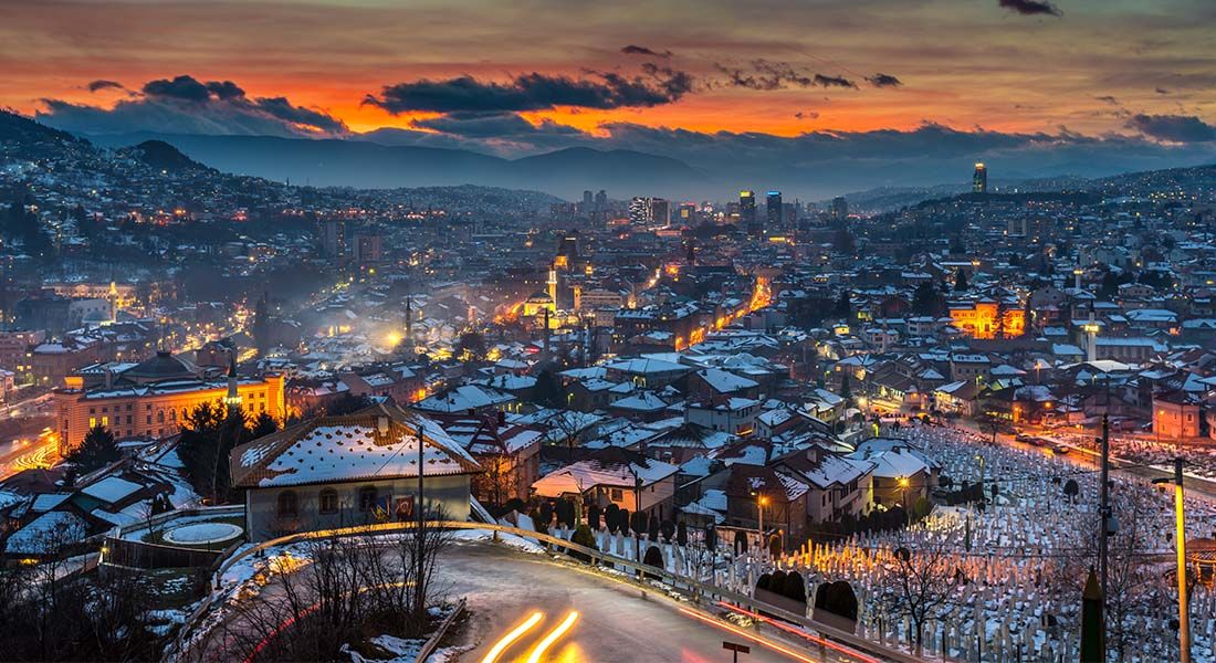 TimeLapseNet's tweet photo. Cities turn lights on – Stay home, by Amir Kulaglic https://t.co/RMs0e7rnkR
#timelapse #video https://t.co/MvLXFjxgnL