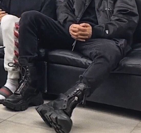 hyyhmuse's tweet photo. I want jimin and jungkook to stomp on me as hard as they can https://t.co/oQpa5sLyS8