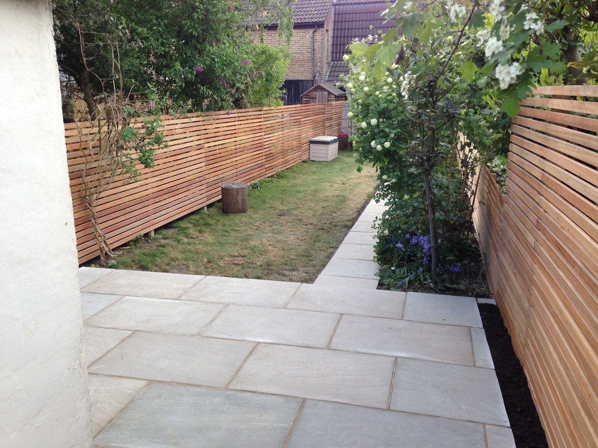 CJLandscapes's tweet photo. A look back at one of our previous projects in East London. Indian Sandstone paving and horizontal slatted fencing installed for our happy client #Paving #IndianSandstone #Fencing #HorizontalFencing #EastLondon #Essex https://t.co/jqyuRHunEG