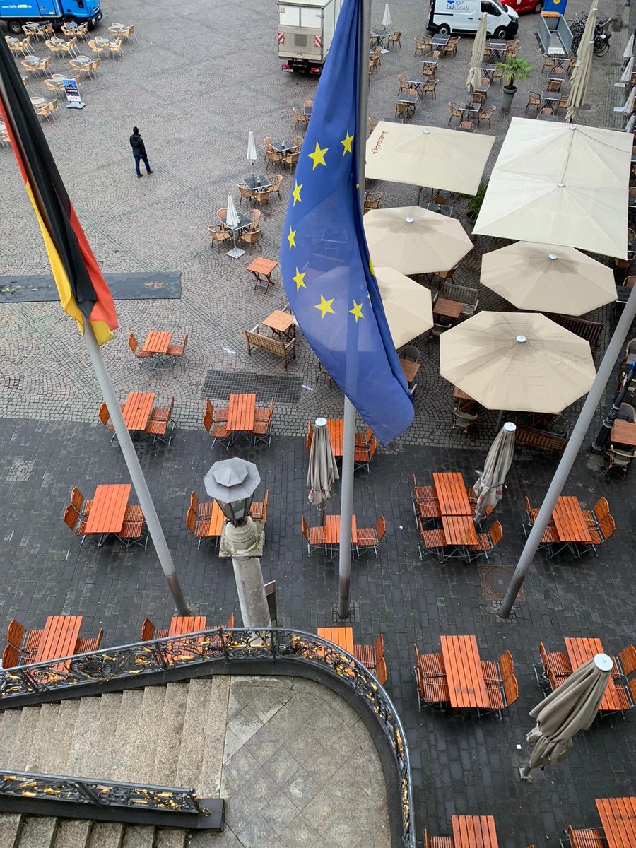 Bis zum Jahresende wird in #Bonn für die bestehende #Außengastronomie und das bestehende Warenangebot des #Einzelhandels vor den #Geschäften keine #Sondernutzungsgebühr erhoben! Vielen Dank an alle, die mich dabei unterstützt haben, wie z.B. meine Kollegen*innen und Guido Déus!