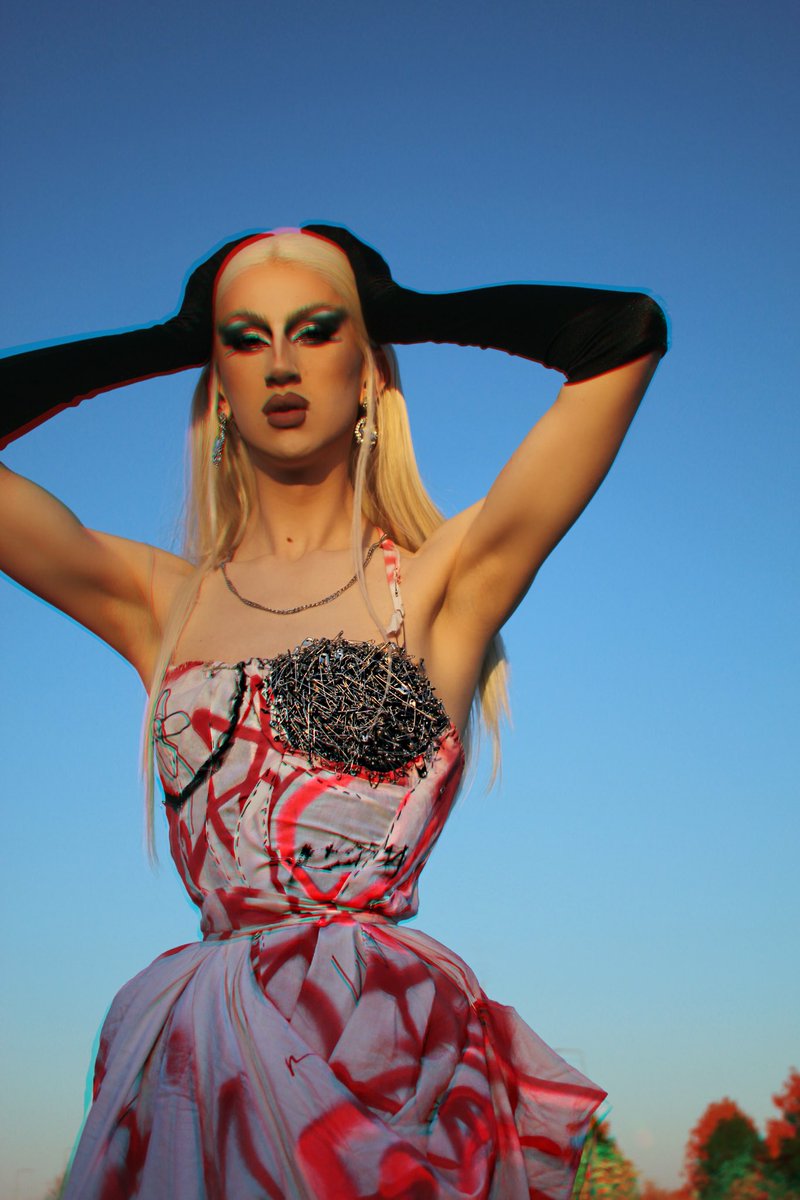 whoisbanksie's tweet photo. New fashion film comes out on Friday! 💋❤️ #manchesterqueen https://t.co/pJ8C3zcAZ2