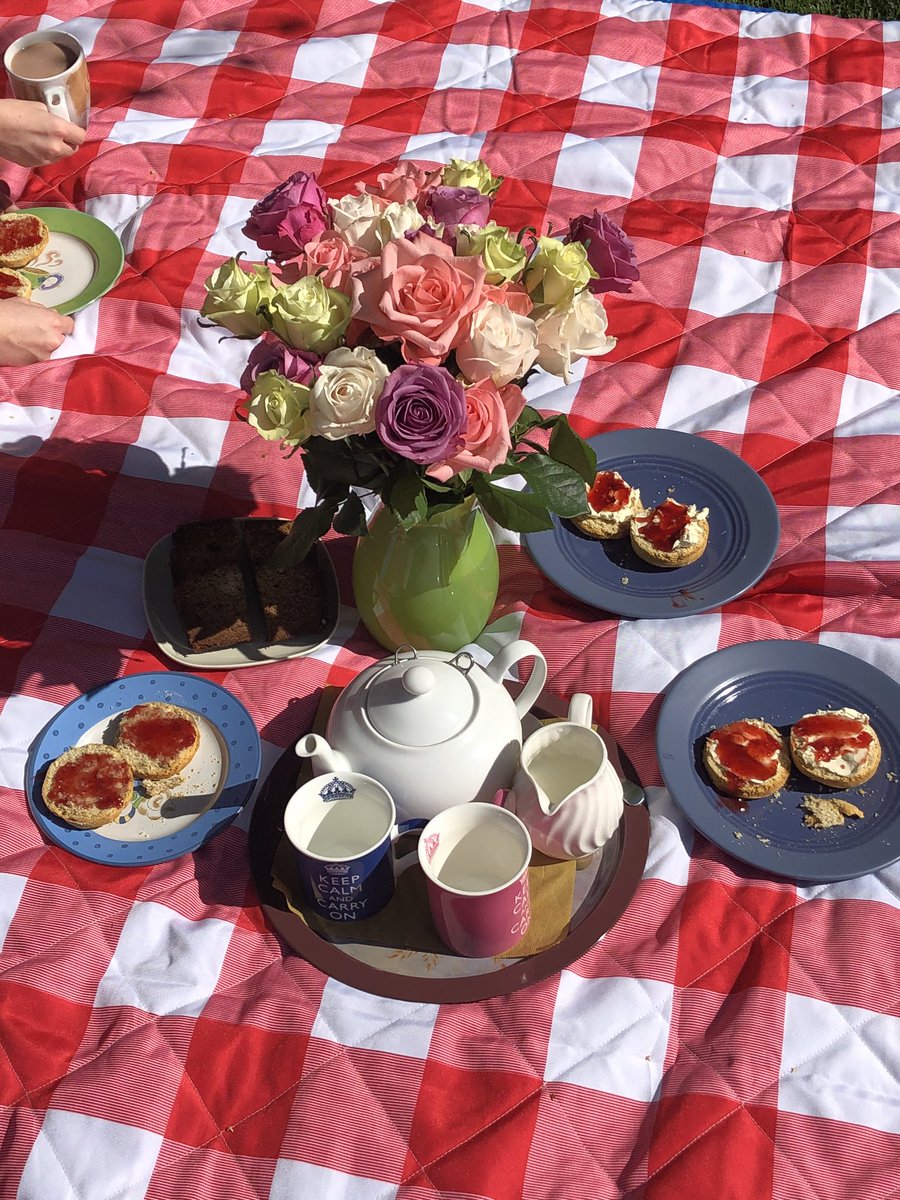 EventsVeronique's tweet photo. What could be better than celebrating all the amazing mamas in your world than with #afternoontea  ☕️💐 

Reach out to us to plan your next #teaparty as the summer months roll by #gardenparty #socialdistancingsocial #timefortea #alwaysteatime https://t.co/YWmA7rhxHj