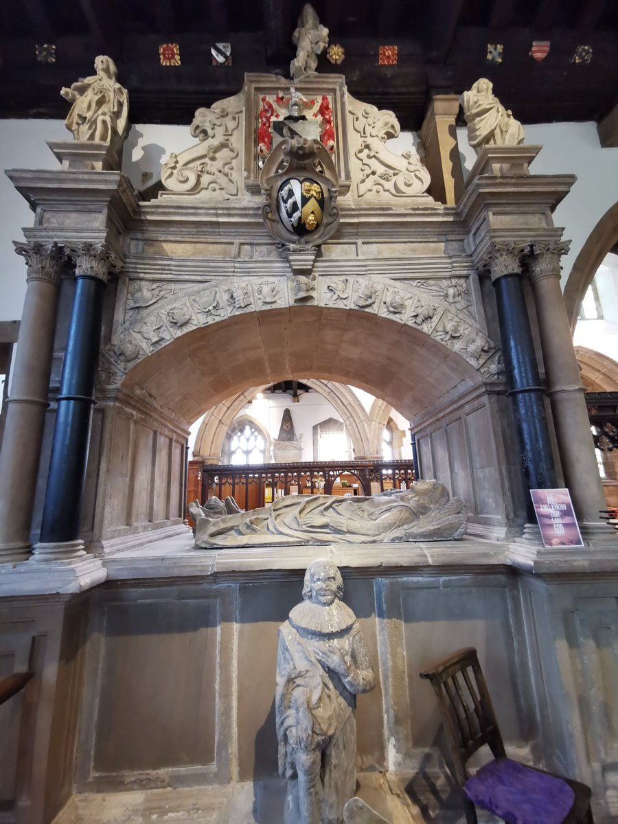 Above lie their parents in effigy - Anne Wentworth d.1633 & Sir George Savile d.1614, probably constituting the original tomb, with sons added later. Above is much splendour in stone, and here we get to the good stuff with abundant heraldry  #OwlishMonday  #TinyLions