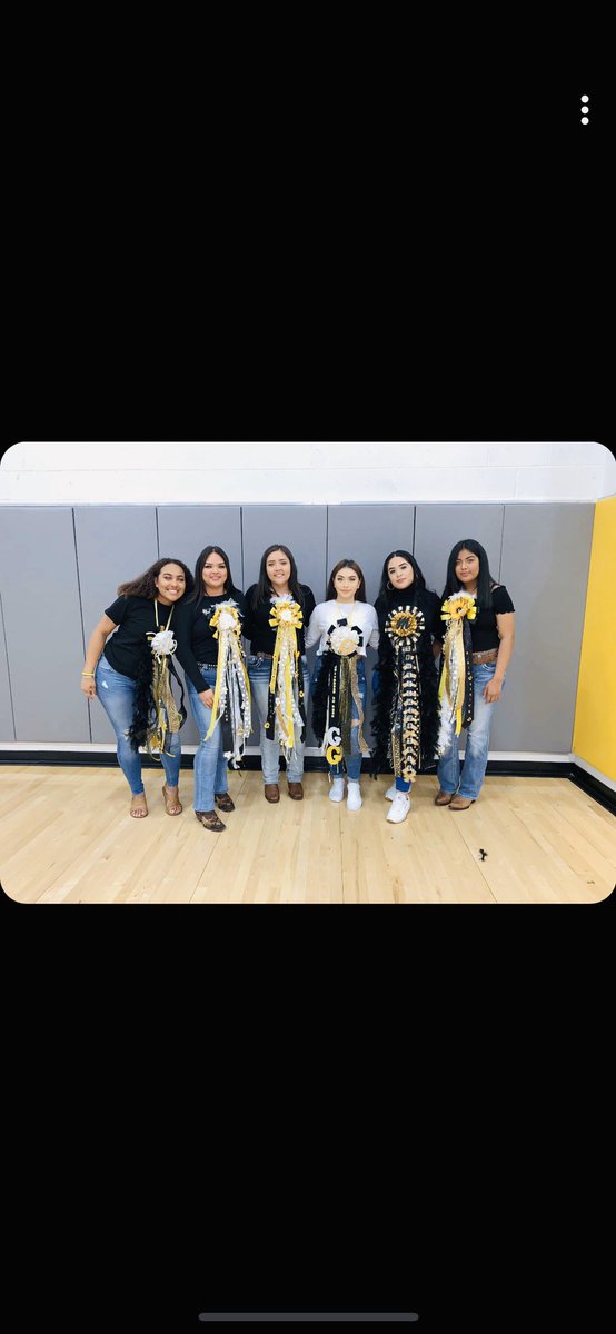 Norma15975977's tweet photo. Homecoming was one of the best memories I made we brought back a Texas tradition and build great memories!!💛🖤💛 @wisdom_hs #ClassOf2020 #hisdspiritweek #generals https://t.co/OEfc8iIPR1