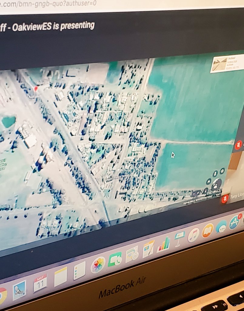 ritikamenon's tweet photo. Today's mystery guest: @ma_ramsey! Thank you for taking these kids on a Google Earth trip around the world! Some of the facts they learnt were mind-boggling! It is always so nice to hear you interact with these kids Mrs. Ramsey! We miss you♥️. #owlsome @beichhorn01 @OakviewElem https://t.co/sj20Br78tN