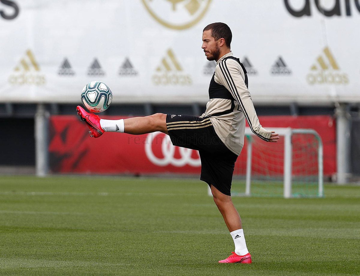 Roja_DirectaPTY's tweet photo. Eden Hazard puede recuperarse sin perderse el resto de temporada, el belga fue la novedad hoy en el entrenamiento merengue, trabaja para ponerse a punto y es más que seguro que estará listo para el re inicio de la liga el próximo 12 de junio.
#hazard #realmadrid #rojadirectapty https://t.co/jrupfmOqPv