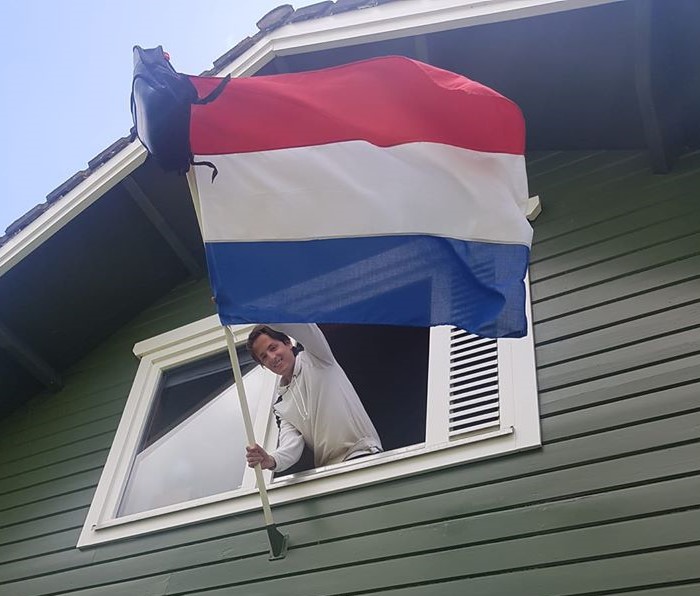 Onze zoon Bas is geslaagd. Hoera!  En bij ons hangt er dan natuurlijk een Ecowings tas in de vlaggenmast!
ecowings.nl/de-vlag-kan-bi…