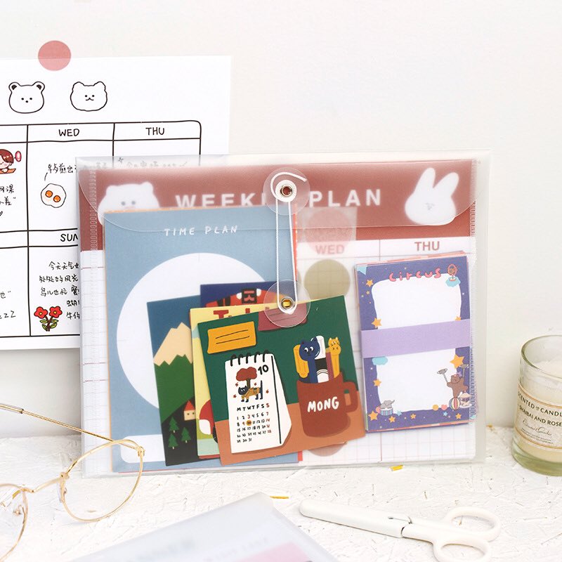 stationerypst's tweet photo. พร้อมส่ง เซต weekly planner มาเป็นแฟ้ม กระดาษ สติ๊กเกอร์ ทั้งเซต แบบในรูปเลยค่ะ น่ารักมากๆ แค่ได้แฟ้มเอาไปสะสมสติ๊กเกอร์ก็คุ้มมากๆ แล้ว ราคา 90 บาทเท่านั้น line: @aah4800q #รีวิวเครื่องเขียน #เครื่องเขียนน่ารัก #เครื่องเขียนเกาหลี #เครื่องเขียน https://t.co/aeNROwAYZc