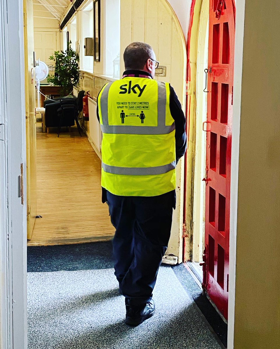 AgeUKGateshead's tweet photo. Thank you again to our marvellous helpers from @SkyUK who have helped us to get 100 care parcels to our vulnerable older clients in Gateshead &amp; Newcastle today! Thank you so much we couldn’t do this without you!!!💙💚💜🧡 #supportingcharities #thankyou #sky #skytv #Covid_19 https://t.co/93mQXrGpnU