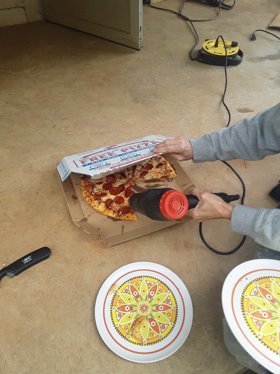 ChingBaddaBing's tweet photo. Cold 🥶Pizza Quick Fix #dominospizza https://t.co/V2D5vv6QVY
