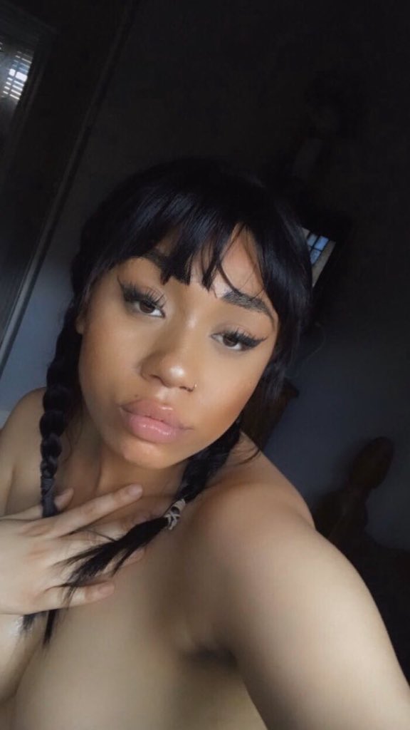 optimisticNYG's tweet photo. 🗣: 💠Quickie Shoutout💠

Papi Presents...big tits, juicy lips, phatassss 👅💦 London’s own...my fair lady, Miss Lee XOX!🔥

✨Always naked
✨Always talkin dirty
✨ She’s the epitome of a nsfw twitter! Play now😈 

🇫 🇴 🇱 🇱 🇴 🇼
@lee_oxx 

⤵️ Link ⤵️
https://t.co/tqIRc3Xpb6 https://t.co/MyTgNgeLGs