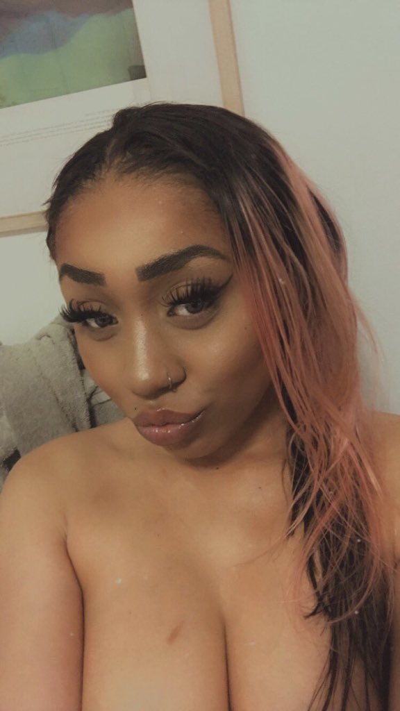 optimisticNYG's tweet photo. 🗣: 💠Quickie Shoutout💠

Papi Presents...big tits, juicy lips, phatassss 👅💦 London’s own...my fair lady, Miss Lee XOX!🔥

✨Always naked
✨Always talkin dirty
✨ She’s the epitome of a nsfw twitter! Play now😈 

🇫 🇴 🇱 🇱 🇴 🇼
@lee_oxx 

⤵️ Link ⤵️
https://t.co/tqIRc3Xpb6 https://t.co/MyTgNgeLGs