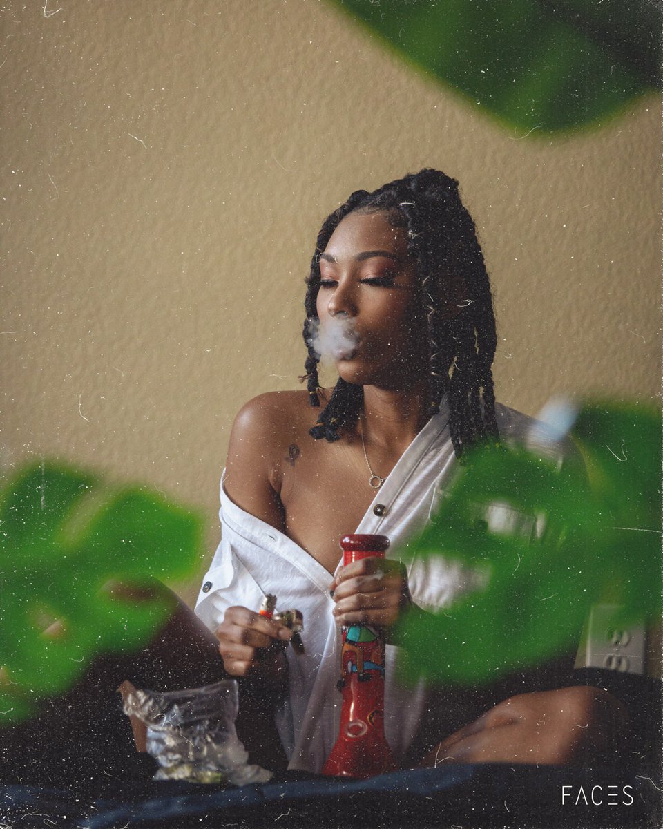 blasianmade_'s tweet image. The only thing my bitches want is to get high and chill 🌬