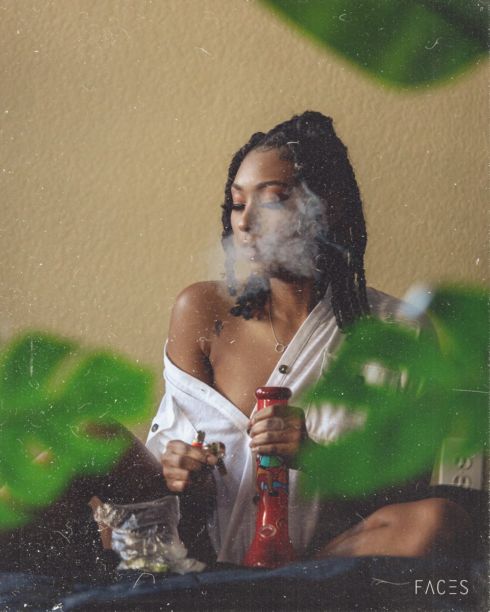 blasianmade_'s tweet image. The only thing my bitches want is to get high and chill 🌬