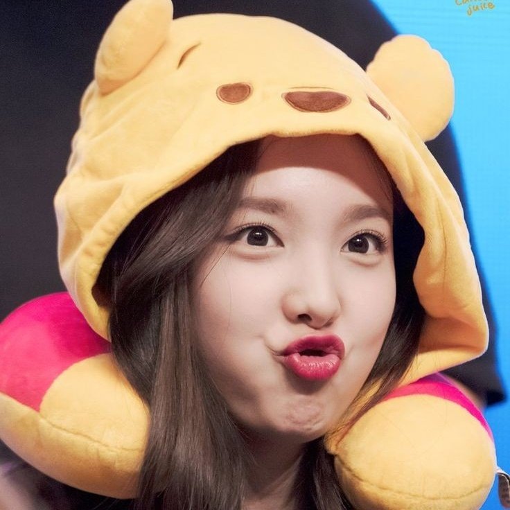 tiny_nayeon's tweet image. hello!
this is a &apos;tiny nayeon&apos; account i&apos;m here to give you some pics of nayeon, i hope you like and  support my account. ~~