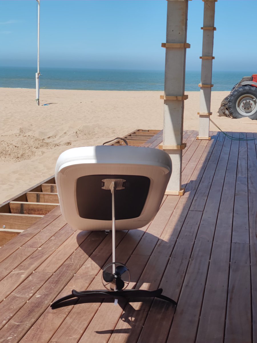 FKnokke's tweet photo. Securing our home base on the best part of the beach in Knokke, Belgium.

#passion #performance  #excellence #fliteschool_knokke https://t.co/QjX9OuxXGY