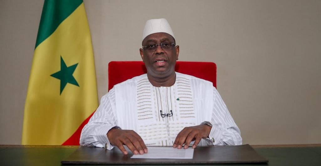 PaDiabelM's tweet photo. Résumé du message de Macky Sall :
"Je dégage mes responsabilités et prenez vos responsabilités."

Conclusion : Nous ne sommes plus dans une République mais dans une Rue-Publique. https://t.co/GyHNvMYtrf