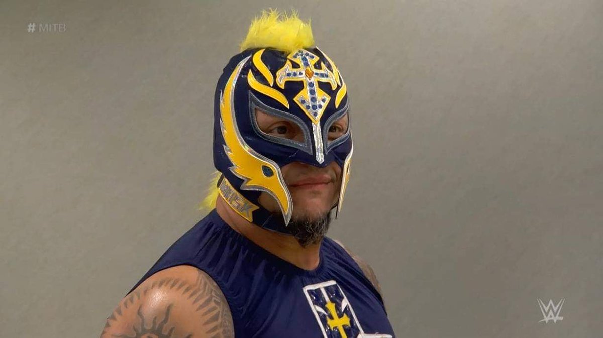 Comunque vantarsi non è mai bello ma io un vincitore su due l'ho presi per il MITB Ladder Match.

Menzione d'onore all'interpretazione di questo signore qua. Tra risate e segmenti a casissimo stavo piangendo dal ridere 😂

Peccato che ora non ci sia più...

#mitb2020 #ReyMysterio