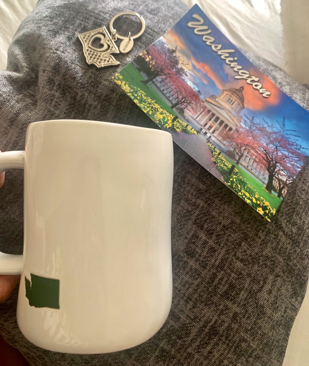 __CGarcia's tweet photo. Right before spring break, one of my kiddos moved to WA. It was very hard to see her go; today she surprised me with an awesome care package 💜 #MissionExcel #TeamSISD Once an owl, always an owl.... hoot! 🦉(thank goodness for technology) 🧡 https://t.co/Y8tMslCqii