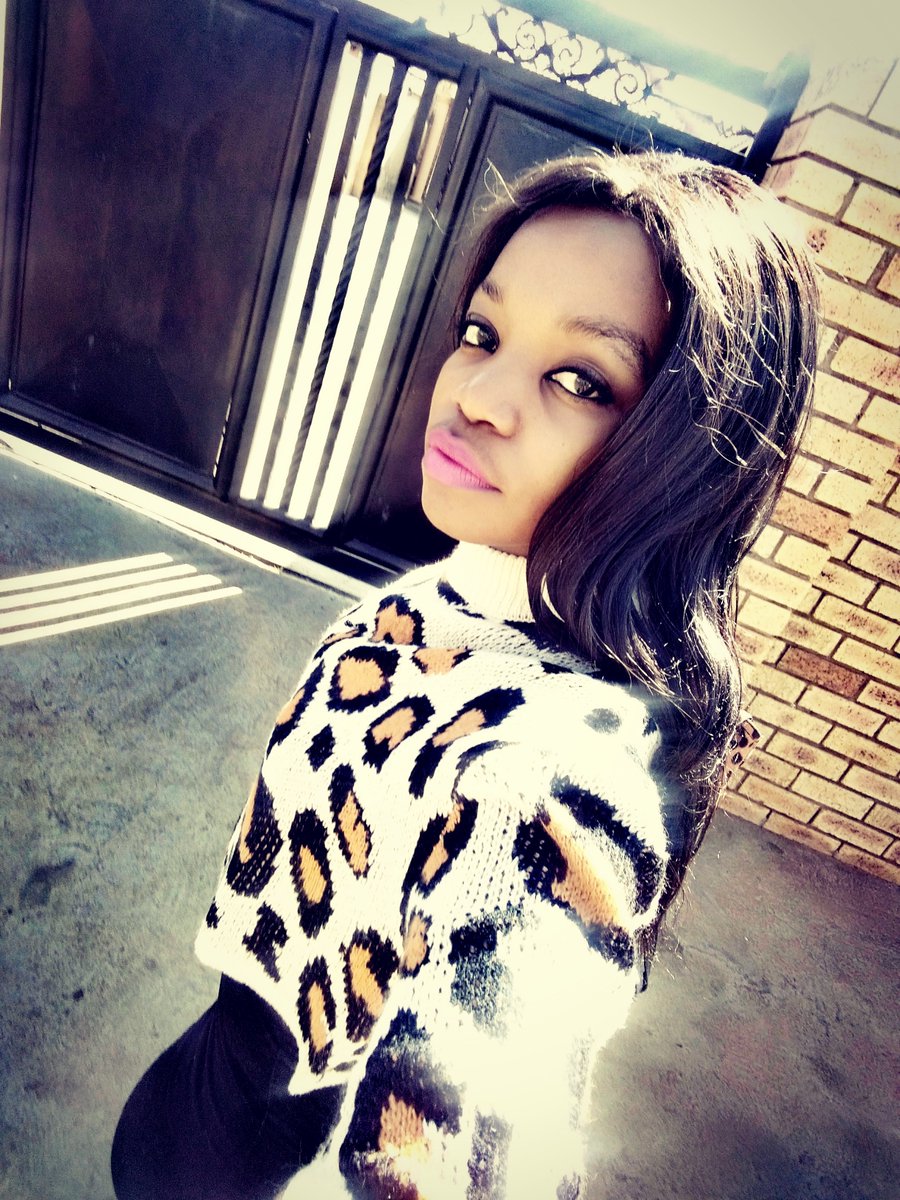 MsLongiie's tweet photo. I miss going out freely nje; lyk in those dayz😢

#day46oflockdown https://t.co/rmVCUF14Sk