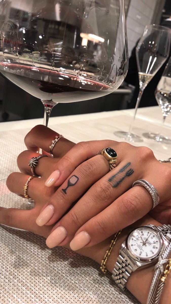 marihadabbwolf's tweet photo. Thinking back to one of the best date nites I ever did have...💭💭💭 just me &amp; the beautiful merlot sighhhhh 💞 https://t.co/2CS5ma8gw1