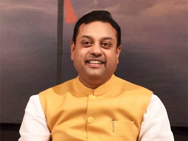RRashtrwadi's tweet photo. #WeStandWithSambitPatra https://t.co/VrvtotzDC2