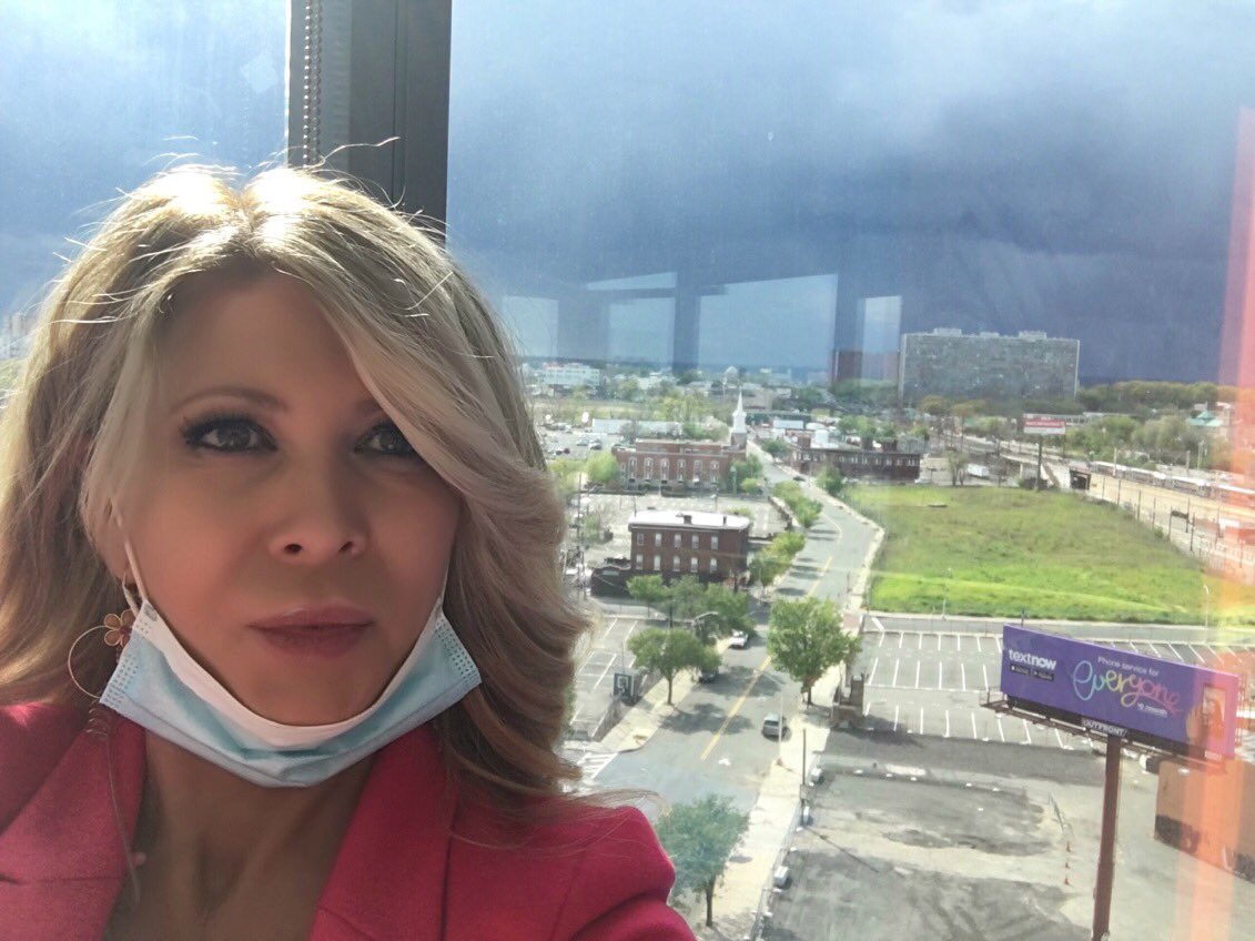 Roxanne Evans on X: Here comes the rain again 🌧 #NewJersey #NewYork  #Newark t.co99LVmmf1Pa  X