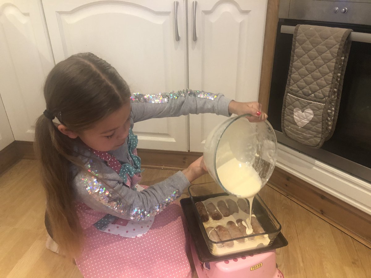 UlliottJamie's tweet photo. @Year4Hempland Rebecca made a wonderful Toad in the hole with mashed potatoes and vegetables for our tea on Sunday! It was lovely! More homework like this please! https://t.co/XOZGbxdARd