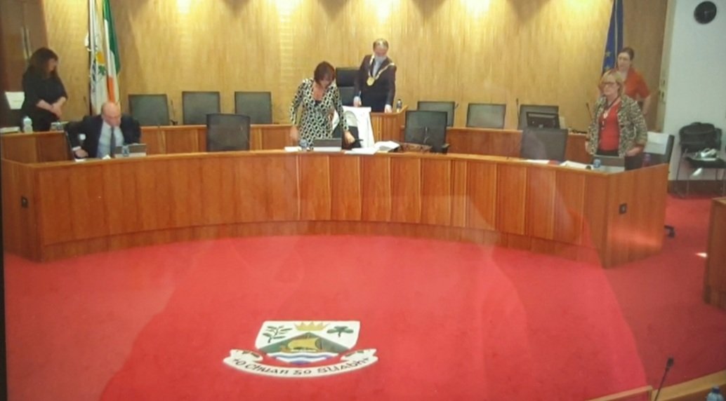 GraingerAnna's tweet image. One minutes silence in @dlrcc chamber this evening to honour a pioneering woman, extraordinary poet and inspiring educator, Eavan Boland RIP 🙏🏻 
'Our future will become the past of other women’.
#Dundrum #Dublin14 #Ireland