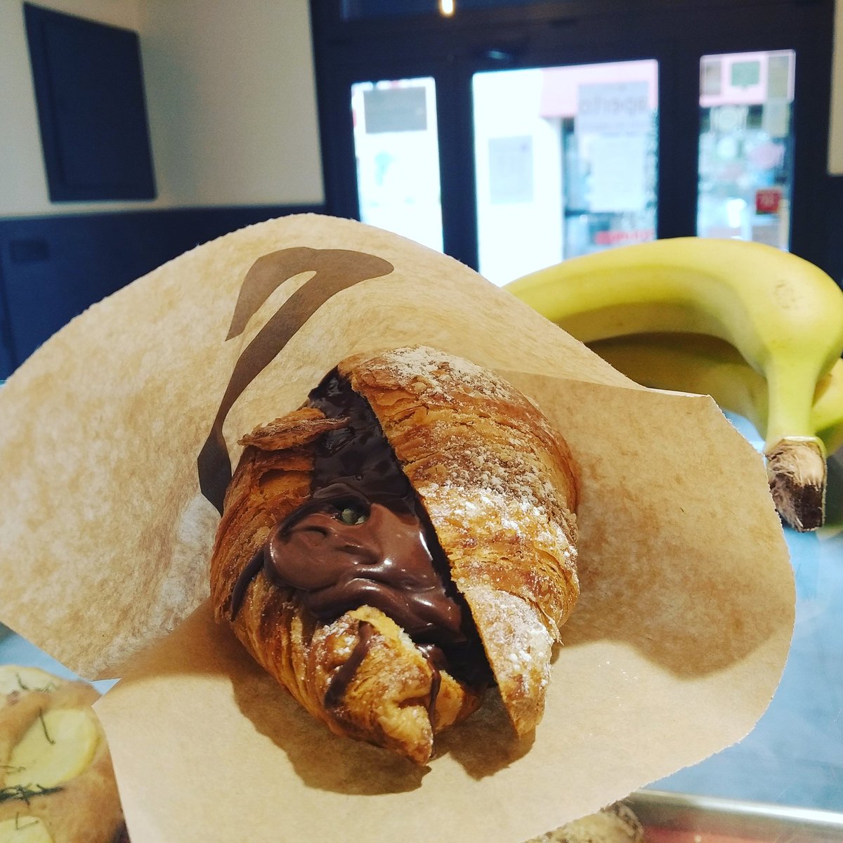 SempliSce's tweet photo. 👩‍🍳 Un Classicone: Banana a fette e Nutella.
🗣️ Ma la banana dov'è ?
👩‍🍳 Ti tocca addentarlo.

🛍️ Take-Away in Carlo Mayr n.99 16:30/23.30 (un cliente per volta)
🚴Deliveroo 18:00/23:30
🛵Just Eat 19:30/23:00
📅dal Lunedì al Sabato
📞0532 472157
✍️whatsapp 380 2166280

#Ferrara https://t.co/Pd2g0ZChvA