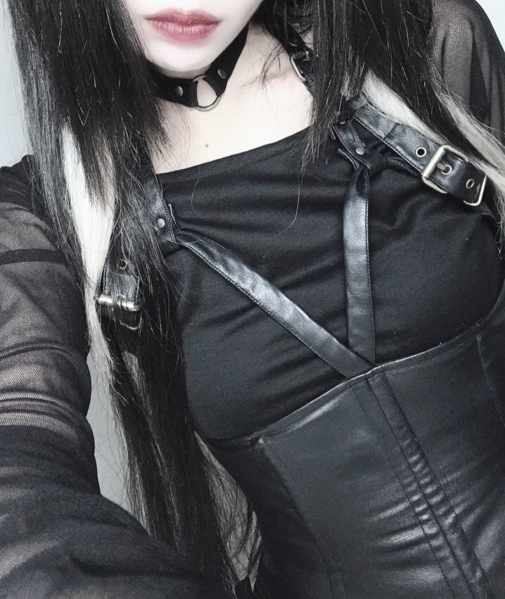 神凪 貧乳のくせにおっぱい強調するような服着て足掻いてんの T Co L5f5wz7twy Twitter