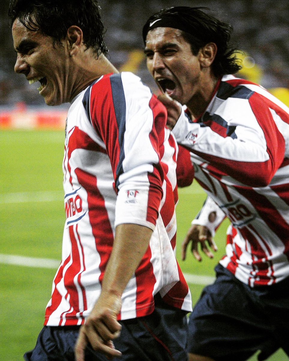 Historia_Chivas's tweet photo. 📸 #114DeChivas 🥳🎉
9️⃣ - 🔟 🏆🐐🇫🇷.
@OBravoOficial
@Amedinaoficial
#HC2020 | #Chivas | #CHIVAFEST | #HistoriaSagrada | #RebañoSagrado | #ChivasDeGuadalajara https://t.co/GV3ZyLSsXi