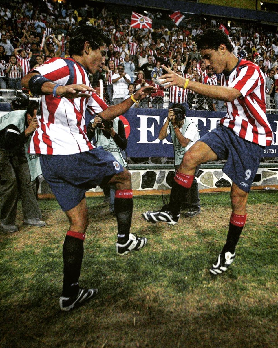 Historia_Chivas's tweet photo. 📸 #114DeChivas 🥳🎉
9️⃣ - 🔟 🏆🐐🇫🇷.
@OBravoOficial
@Amedinaoficial
#HC2020 | #Chivas | #CHIVAFEST | #HistoriaSagrada | #RebañoSagrado | #ChivasDeGuadalajara https://t.co/GV3ZyLSsXi