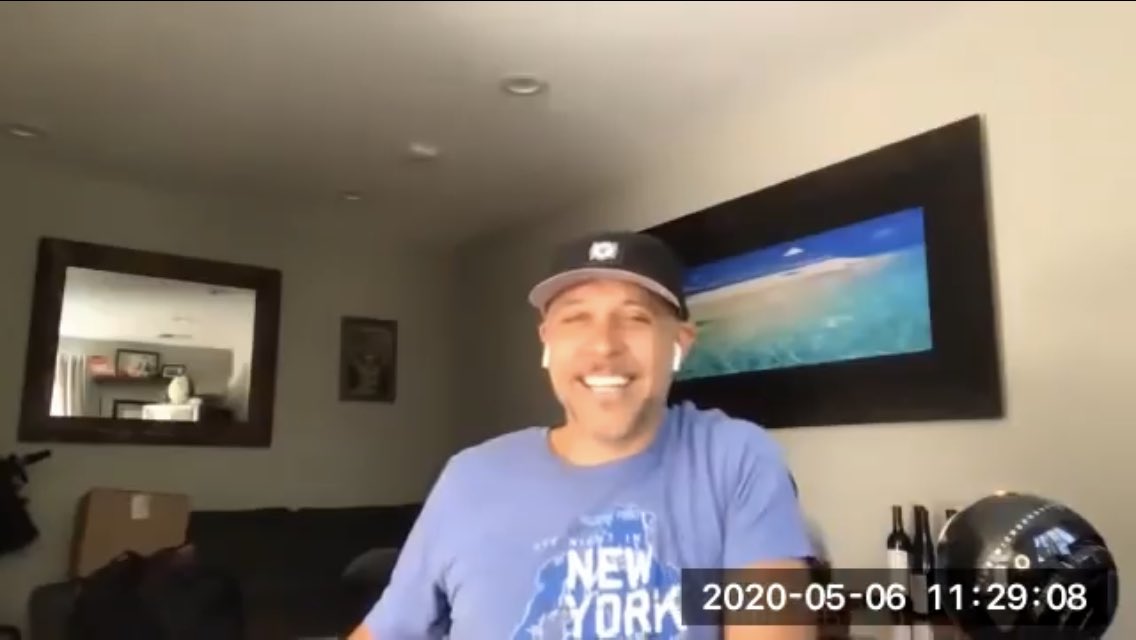 MelliDuevel's tweet photo. Can we maybe have a little sign, if we can expect a new video this week of #Howdyoudoit  ?@howdyoudoitpod @Yeahzaco @StephenAmell @andrewnharding @nockingpoint  We really missed it the last days 😊😊😊 https://t.co/ez1en1Efaw