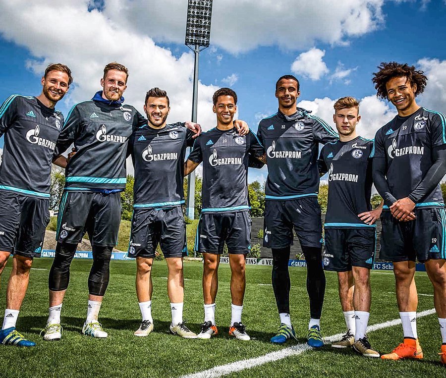   @SouthamptonFC You’ve had the likes of Bale, Walcott and Le Tissier, while Neuer, Sane and Özil all graduated from our  @knappenschmiede. Two clubs with fantastic academies.  #S04  