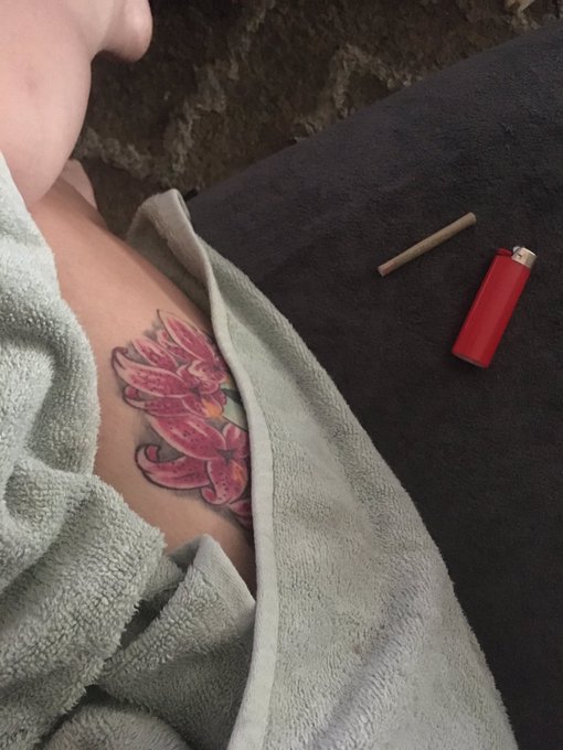 Freshly showered about to smoke this and start my day playing ESO, I may stream tonight :) https://t