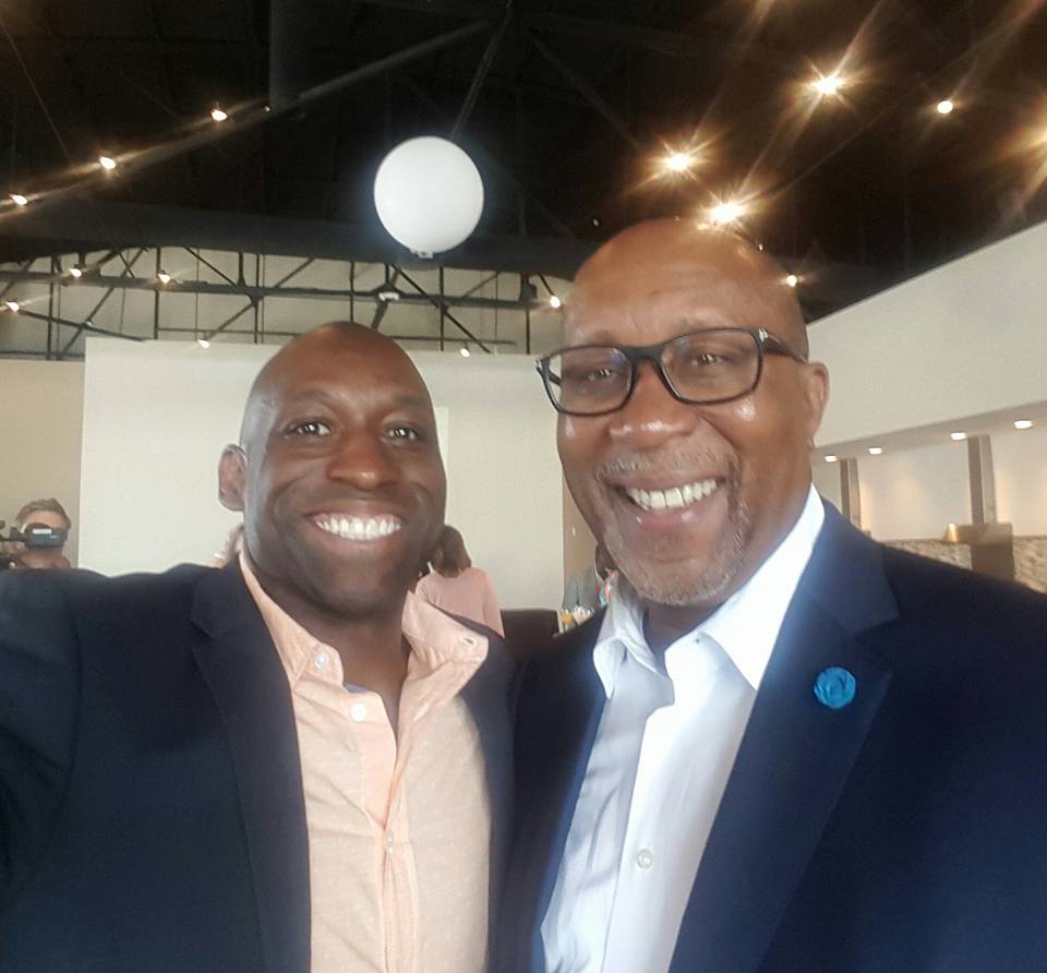 shawnpwilliams's tweet image. Today we recorded our @DeconstructDAL podcast with Hon. @RonaldKirk16, which gives me an excuse to post this old photo. You do not want to miss this one! @rtrimble15