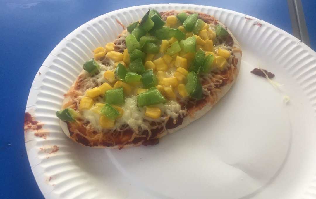 Fabulous day today decorating our homemade wooden heart for the gate (Thank you, Mr Hughes), also designing and making pizza boxes and then making our own pizzas! Yum.