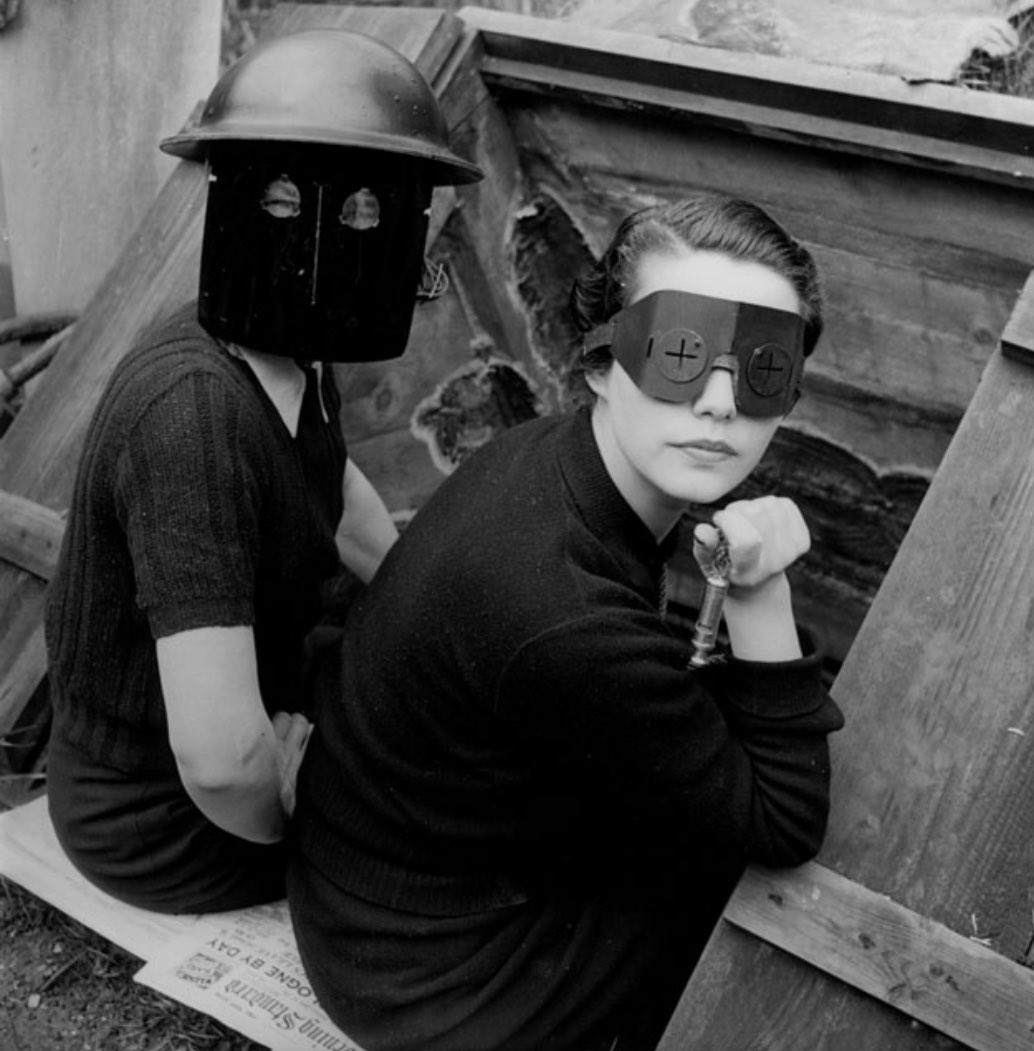 surreyHEART's tweet photo. On the subject of masks, love this by Lee Miller, model turned photographer turned war reporter. If you can, watch the amazing BBC2 documentary about her life, features @lynseyaddario @KarenElson_ https://t.co/bNFMUB7v97 #FireMasks #BottleMask @FarleysHG https://t.co/rlHF6cQRSv