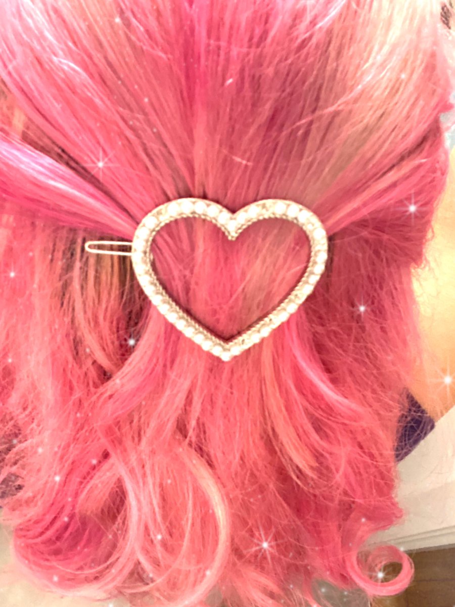 danny_direwolf's tweet photo. #PinkHairDontCare #OvertoneColour 💖 https://t.co/1rA8xNJALt