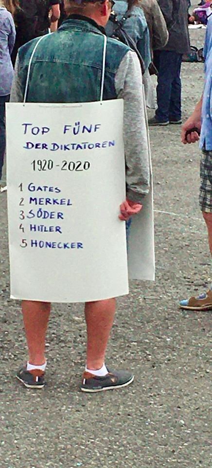danjol_lupardo's tweet photo. +++ EIL  +++ Rangliste 5 Größte Dikatoren: Hitler nur noch auf Platz 4 ; Stalin nicht mehr in Top 5  (sic!) +++ EIL +++
#Verschwoerungstheorien https://t.co/e428X7Hv2i