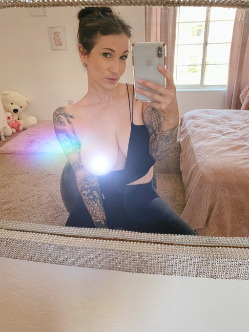 Coming soon to OF if it ever lets me post this morning 🤪   Good morning, Twitter! Hope you all have a