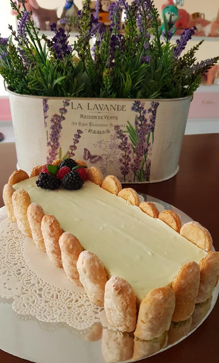 Amoremioarp's tweet photo. ¿Qué tal un delicioso mousse de limón? 
💚🍋 https://t.co/YGgF0VoGA2