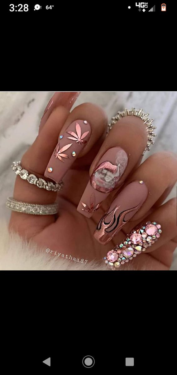 gorgeousLightB's tweet photo. Neeed these for my bday 🥵🥰 https://t.co/tTO3rOjHyK