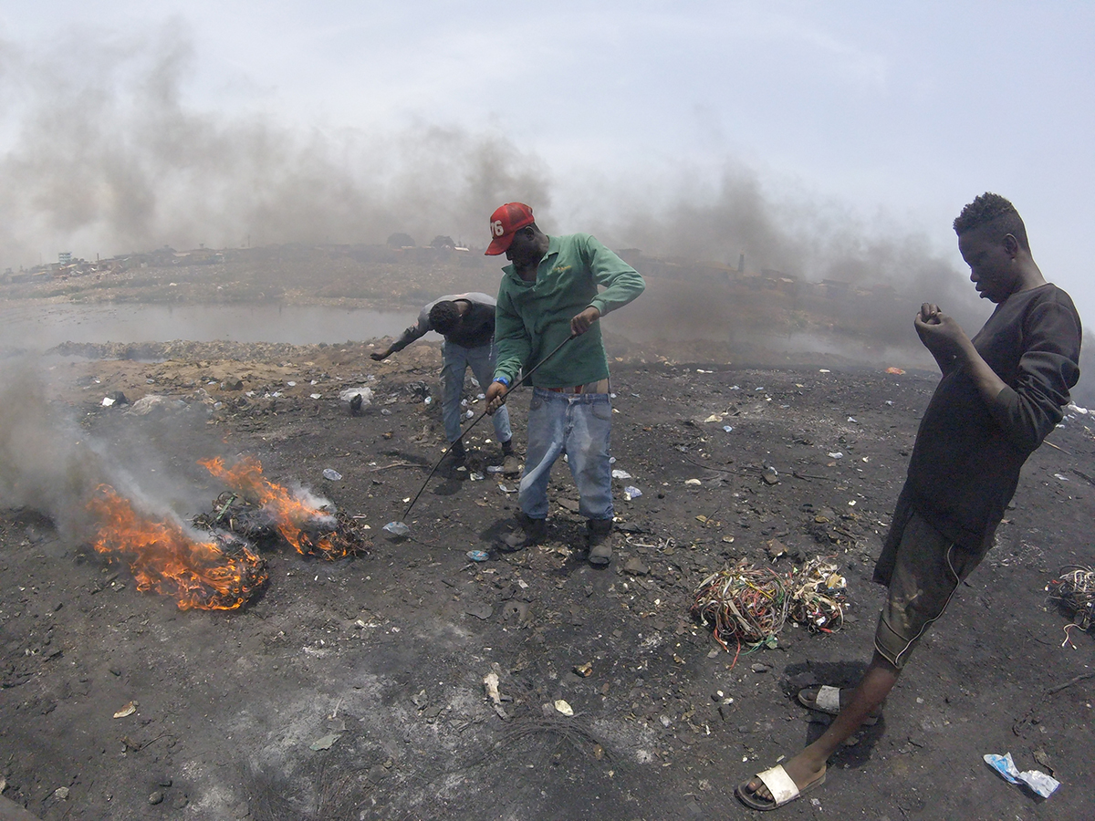Aidez vos élèves ou vos enfants à connaître le rôle essentiel que jouent les travaux du Canada dans les pays en développement grâce à nos #CahierPedagogiques.
En voici un sur la réduction des risques de #recyclage des déchets électroniques au Ghana : bit.ly/3dFafnR.