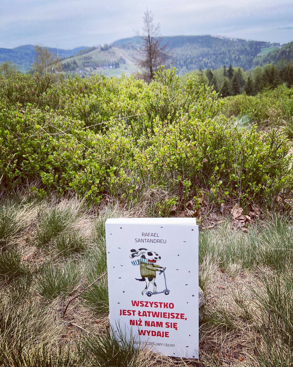 MartaTesterka's tweet photo. Wczorajszy spacer w górach 🥰
I ta książka idealnie pasuje do gór - ponieważ mi zawsze podczas wędrówek górskich sporo spraw wydaje się łatwiejszych! https://t.co/KAh0EhCkSq