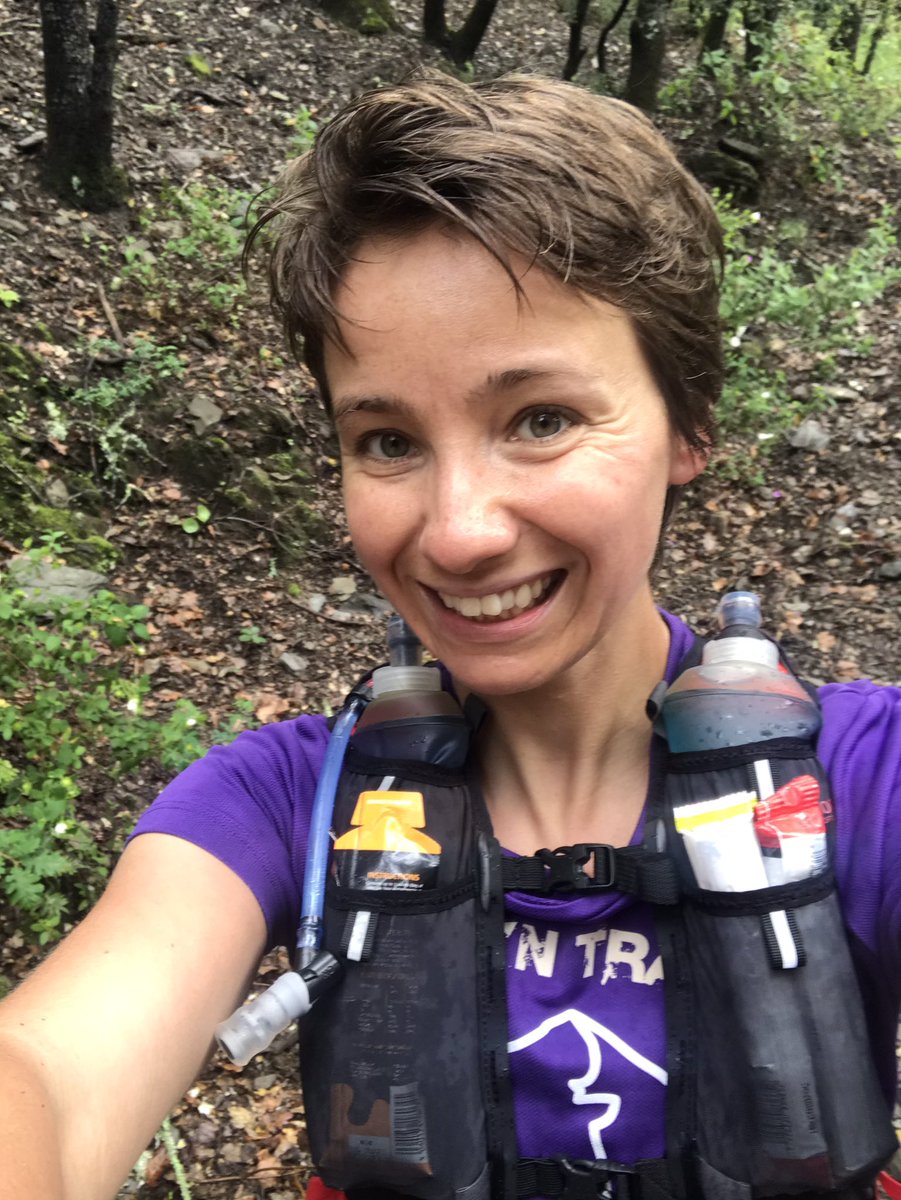 alecsa_stewart's tweet image. Happiness #onthetrail today as we got #releasedfromlockdown to run more than an hour here in France... hitting the trails after getting a happy customer review - #perfectmonday #MondayMotivation