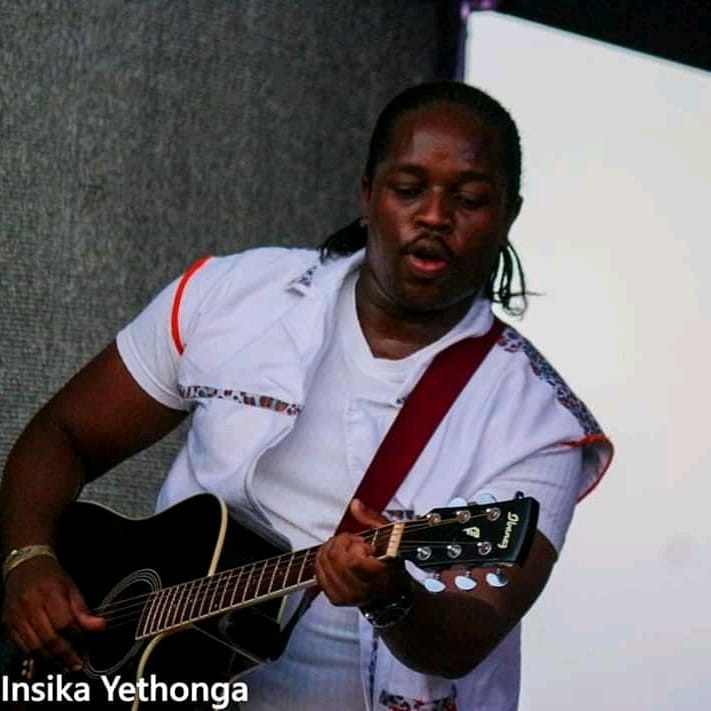 Katta mushuk sikishini tomosha qiling